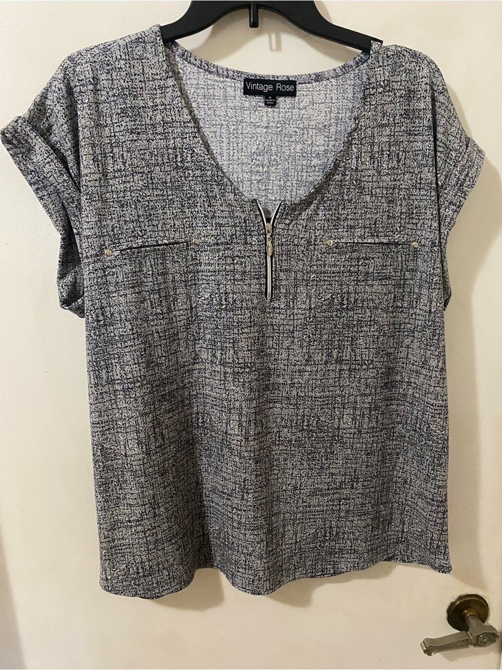 Vintage Rose Women's V Neck Gray Zip Front Short Sleeve Top Blouse